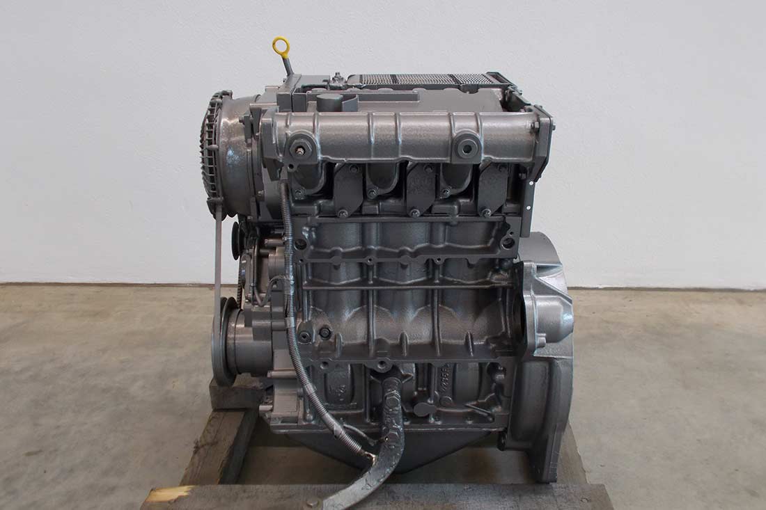 Двигатель горно алтайск. Двигатель Deutz f3l2011. Deutz d2011l03i. Deutz d2011l03 блок цилиндров. Deutz 2011 l03.